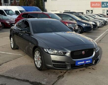 Серый Ягуар XE, объемом двигателя 2 л и пробегом 121 тыс. км за 16300 $, фото 2 на Automoto.ua