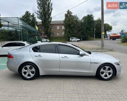 Серый Ягуар XE, объемом двигателя 2 л и пробегом 147 тыс. км за 13500 $, фото 3 на Automoto.ua