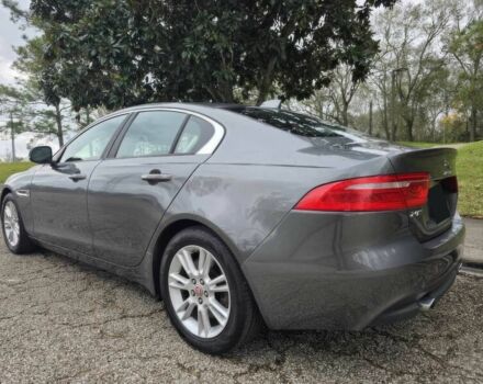 Серый Ягуар XE, объемом двигателя 2 л и пробегом 50 тыс. км за 3750 $, фото 4 на Automoto.ua