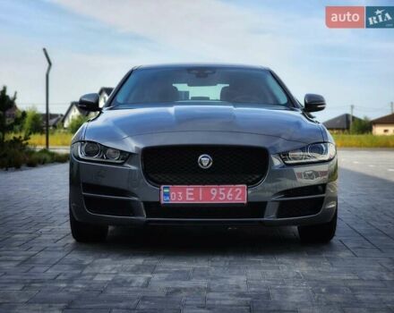 Серый Ягуар XE, объемом двигателя 2 л и пробегом 130 тыс. км за 16200 $, фото 3 на Automoto.ua