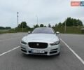 Серый Ягуар XE, объемом двигателя 2 л и пробегом 65 тыс. км за 15500 $, фото 1 на Automoto.ua