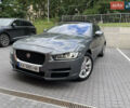 Серый Ягуар XE, объемом двигателя 2 л и пробегом 104 тыс. км за 11500 $, фото 1 на Automoto.ua