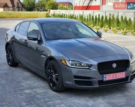 Серый Ягуар XE, объемом двигателя 2 л и пробегом 130 тыс. км за 16200 $, фото 1 на Automoto.ua