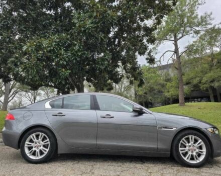 Серый Ягуар XE, объемом двигателя 2 л и пробегом 50 тыс. км за 3750 $, фото 3 на Automoto.ua