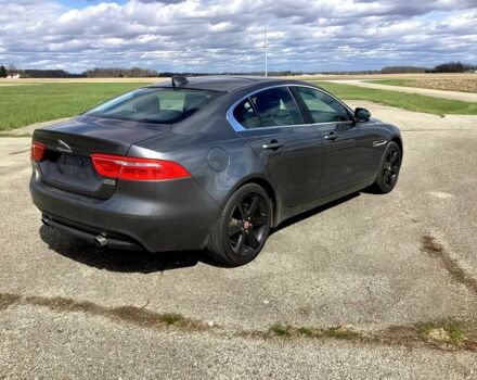 Серый Ягуар XE, объемом двигателя 2 л и пробегом 33 тыс. км за 9000 $, фото 3 на Automoto.ua