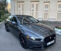 Серый Ягуар XE, объемом двигателя 2 л и пробегом 61 тыс. км за 19500 $, фото 1 на Automoto.ua