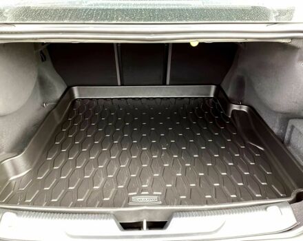 Серый Ягуар XE, объемом двигателя 2 л и пробегом 33 тыс. км за 9000 $, фото 9 на Automoto.ua