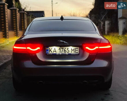 Сірий Ягуар XE, об'ємом двигуна 2 л та пробігом 125 тис. км за 18800 $, фото 16 на Automoto.ua