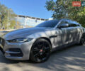 Серый Ягуар XE, объемом двигателя 2 л и пробегом 45 тыс. км за 27500 $, фото 2 на Automoto.ua