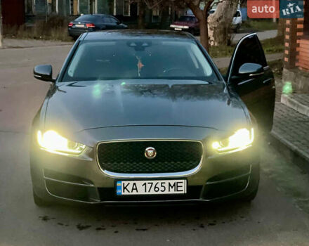 Сірий Ягуар XE, об'ємом двигуна 2 л та пробігом 125 тис. км за 18800 $, фото 4 на Automoto.ua