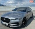 Серый Ягуар XE, объемом двигателя 2 л и пробегом 27 тыс. км за 22800 $, фото 1 на Automoto.ua