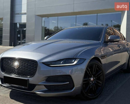 Серый Ягуар XE, объемом двигателя 2 л и пробегом 45 тыс. км за 27500 $, фото 23 на Automoto.ua