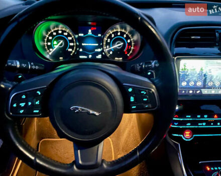 Сірий Ягуар XE, об'ємом двигуна 2 л та пробігом 125 тис. км за 18800 $, фото 12 на Automoto.ua