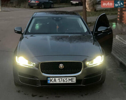 Сірий Ягуар XE, об'ємом двигуна 2 л та пробігом 125 тис. км за 18800 $, фото 5 на Automoto.ua