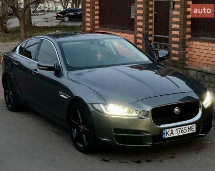 Сірий Ягуар XE, об'ємом двигуна 2 л та пробігом 125 тис. км за 18800 $, фото 2 на Automoto.ua