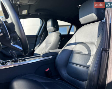 Серый Ягуар XE, объемом двигателя 2 л и пробегом 23 тыс. км за 28700 $, фото 17 на Automoto.ua