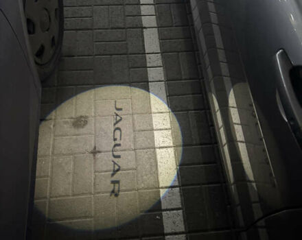 Серый Ягуар XE, объемом двигателя 2 л и пробегом 85 тыс. км за 21300 $, фото 22 на Automoto.ua