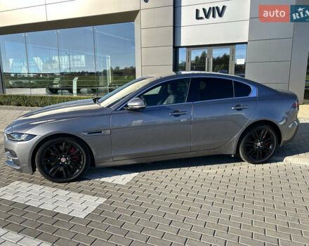 Серый Ягуар XE, объемом двигателя 2 л и пробегом 23 тыс. км за 28700 $, фото 2 на Automoto.ua