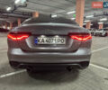Серый Ягуар XE, объемом двигателя 2 л и пробегом 85 тыс. км за 21300 $, фото 4 на Automoto.ua