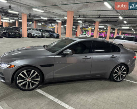 Серый Ягуар XE, объемом двигателя 2 л и пробегом 85 тыс. км за 21300 $, фото 2 на Automoto.ua