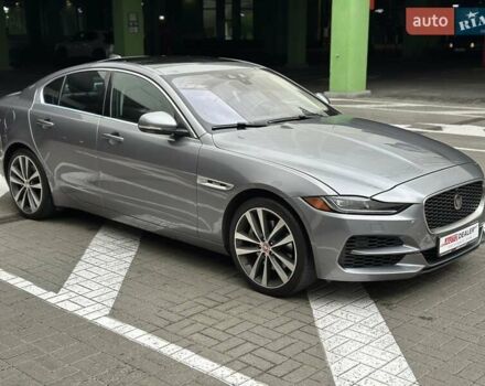 Серый Ягуар XE, объемом двигателя 2 л и пробегом 95 тыс. км за 21500 $, фото 15 на Automoto.ua