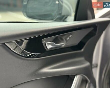 Серый Ягуар XE, объемом двигателя 2 л и пробегом 95 тыс. км за 21500 $, фото 18 на Automoto.ua