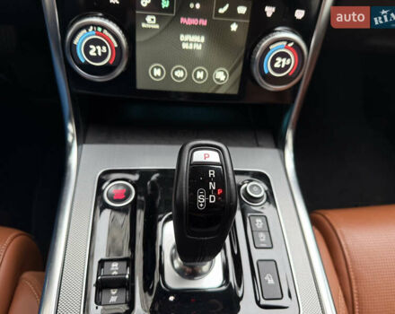 Сірий Ягуар XE, об'ємом двигуна 2 л та пробігом 42 тис. км за 29999 $, фото 11 на Automoto.ua