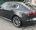 Серый Ягуар XE, объемом двигателя 2 л и пробегом 34 тыс. км за 33850 $, фото 1 на Automoto.ua