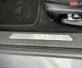 Серый Ягуар XE, объемом двигателя 2 л и пробегом 95 тыс. км за 21500 $, фото 22 на Automoto.ua