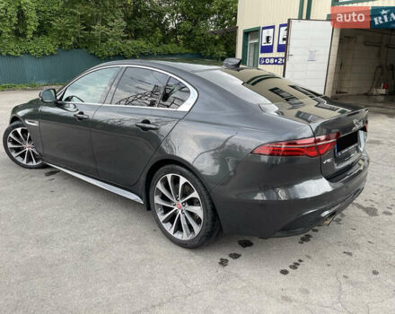 Сірий Ягуар XE, об'ємом двигуна 2 л та пробігом 42 тис. км за 29999 $, фото 2 на Automoto.ua