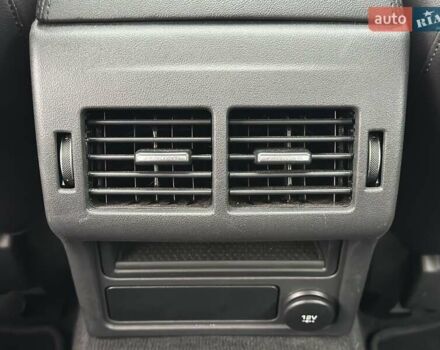 Серый Ягуар XE, объемом двигателя 2 л и пробегом 95 тыс. км за 21500 $, фото 38 на Automoto.ua