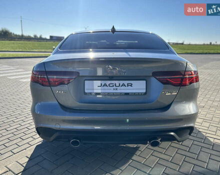 Серый Ягуар XE, объемом двигателя 2 л и пробегом 23 тыс. км за 28700 $, фото 8 на Automoto.ua