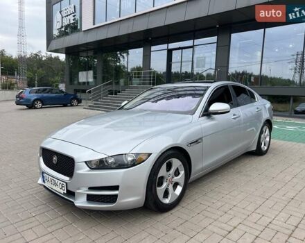 Сірий Ягуар XE, об'ємом двигуна 2 л та пробігом 147 тис. км за 13500 $, фото 1 на Automoto.ua