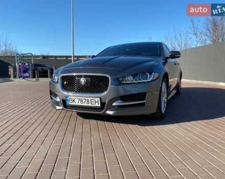 Сірий Ягуар XE, об'ємом двигуна 2 л та пробігом 120 тис. км за 18900 $, фото 1 на Automoto.ua