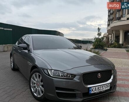 Серый Ягуар XE, объемом двигателя 2 л и пробегом 121 тыс. км за 14000 $, фото 1 на Automoto.ua