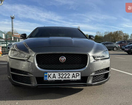 Серый Ягуар XE, объемом двигателя 2 л и пробегом 121 тыс. км за 15850 $, фото 1 на Automoto.ua