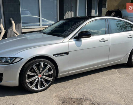 Серый Ягуар XE, объемом двигателя 3 л и пробегом 72 тыс. км за 18999 $, фото 1 на Automoto.ua