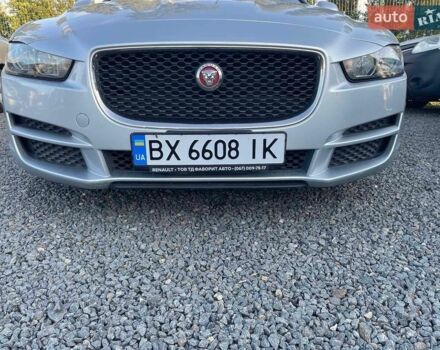 Серый Ягуар XE, объемом двигателя 2 л и пробегом 140 тыс. км за 10900 $, фото 1 на Automoto.ua