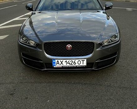 Серый Ягуар XE, объемом двигателя 2 л и пробегом 149 тыс. км за 13900 $, фото 1 на Automoto.ua