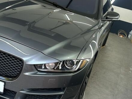 Ягуар XE 2017 у Києві на Automoto.ua Сірий Ягуар XE, об'ємом двигуна 2 л та пробігом 61 тис. км за 21000 $, фото 1 на Automoto.ua