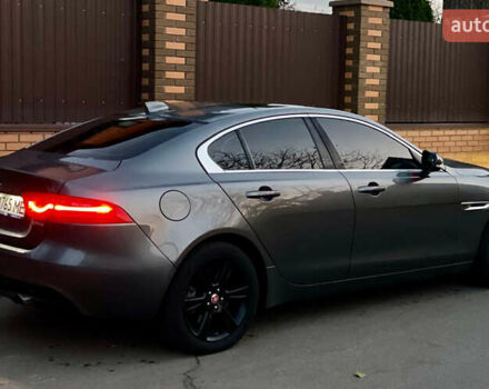 Серый Ягуар XE, объемом двигателя 2 л и пробегом 125 тыс. км за 18800 $, фото 1 на Automoto.ua