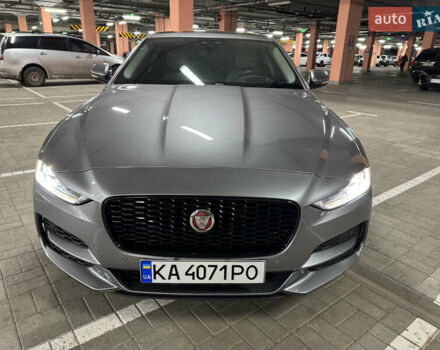Серый Ягуар XE, объемом двигателя 2 л и пробегом 85 тыс. км за 21300 $, фото 1 на Automoto.ua