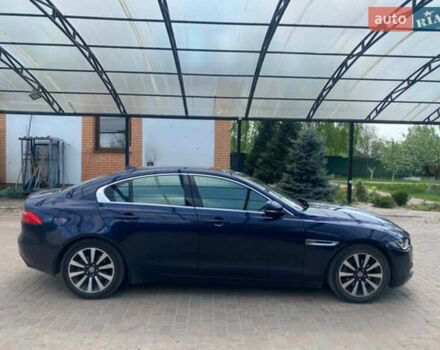 Синий Ягуар XE, объемом двигателя 2 л и пробегом 158 тыс. км за 17000 $, фото 10 на Automoto.ua