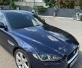 Синий Ягуар XE, объемом двигателя 2 л и пробегом 77 тыс. км за 13500 $, фото 1 на Automoto.ua