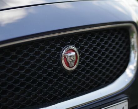 Синий Ягуар XE, объемом двигателя 2 л и пробегом 158 тыс. км за 17000 $, фото 17 на Automoto.ua