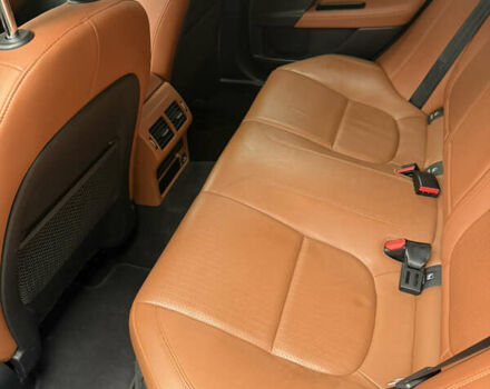 Синий Ягуар XE, объемом двигателя 2 л и пробегом 71 тыс. км за 18300 $, фото 12 на Automoto.ua