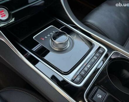Синій Ягуар XE, об'ємом двигуна 2 л та пробігом 54 тис. км за 14999 $, фото 22 на Automoto.ua