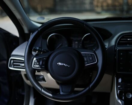 Синий Ягуар XE, объемом двигателя 2 л и пробегом 158 тыс. км за 17000 $, фото 9 на Automoto.ua