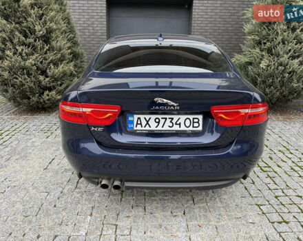 Синий Ягуар XE, объемом двигателя 2 л и пробегом 71 тыс. км за 18300 $, фото 4 на Automoto.ua