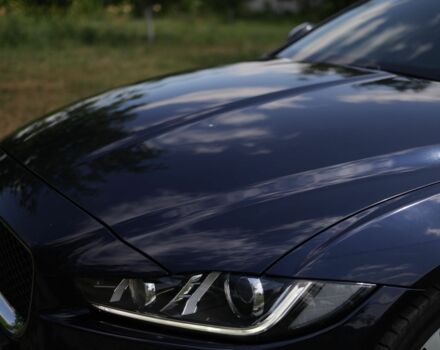 Синий Ягуар XE, объемом двигателя 2 л и пробегом 158 тыс. км за 17000 $, фото 2 на Automoto.ua